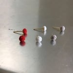 小さな編み目のつぶピアス・真鍮