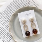 大粒パールとまん丸べっ甲のアンティーク風イヤリング/ピアス