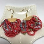 毛糸タッセルピアス／イヤリング