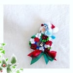 小さな豆どりさんのクリスマスリース羊毛ブローチ