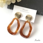 ゴールド 波打ちプレート＆べっ甲変形リング 大ぶり ピアス