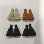 秋冬カラー 丸カン付き ふんわりタッセル