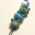カエルのとんぼ玉のストラップ