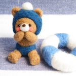 水着のくまちゃんと浮き輪　羊毛フェルト