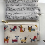 ぺたんこミニポーチ音符柄 犬柄
