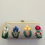 刺繍 がま口ポーチ