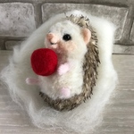 羊毛フェルト ハリネズミ りんご付き