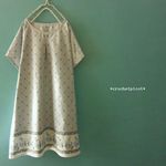 ポンチョ。プロヴァンス調プリントのワンピース。グレー。【М】