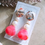 【SALE】♡ ツイードカボションとマーブルディープピンクピアス
