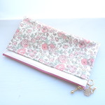 ◇◆Special Price◆◇　LIBERTY　Felicite　フェリシテ　あずきミルク　ビニコのポケット付きポーチ　★　マスクポーチ・通帳ポーチに♪