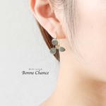 【new】カーキカラーのフラワーピアス