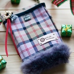 クリスマスギフト チェックとファーの オシャレなスマホポーチ
