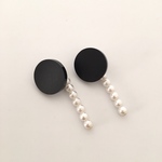 【○マットブラック × パール ピアス 】