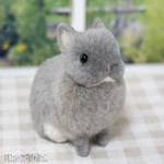 ☆　羊毛フェルト ウサギ　オパール　立ち耳 座りポーズ　☆