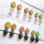 チェコのお花ビーズのピアス/イヤリング