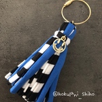 青×白×黒 フワフワタッセル ニコちゃんキーホルダー