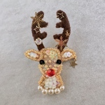 【予約販売】キラキラトナカイのビーズ刺繍ブローチ