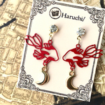 ■金魚と月の樹脂ポストピアス
