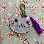 猫さんの刺繍キーホルダー♪E