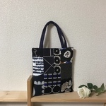 ミナペルホネン シックでカジュアルなシンプルバッグ コンパクト bobbin