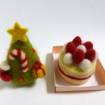 クリスマスケーキとクリスマスツリー（数量限定ケーキケースおまけ）