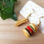 ハンバーガーとポテトのピアスorイヤリング