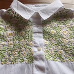 白いパンジーのYシャツ