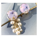 冬の紫陽花とパールのイヤリング