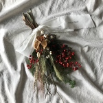 ナンキンハゼと野薔薇の実のクリスマススワッグ  水引付き