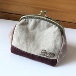 ねこ刺繍　大きく開くがま口ポーチ　午後のキジトラちゃん。【チャリティ】