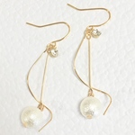 ゆらゆらパールピアス