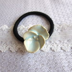 陶器　ヘアゴム（水色フラワー）