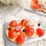 真っ赤な苺とブルーベリーのパンケーキ　ミラー　フェイクフード