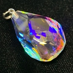 虹の結晶 ビビッド涙型ラフカット ペンダントトップ VD-100