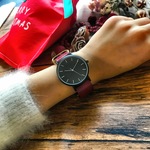 本革が肌に馴染む レザーウォッチ　レッド　腕時計 メンズ レディース　刻印可能