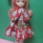 訳アリ・rurukoさんのクリスマス生地のケープとワンピース　№2