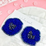 ✴︎ Retro blue flower ✴︎花✴︎刺繍✴︎イヤリング✴︎ピアス✴︎クリスマス✴︎お呼ばれ✴︎冬✴︎雪✴︎赤