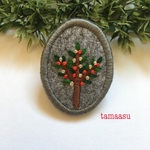 キラキラの木の実刺繍ブローチ✴︎502