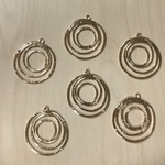 GOLD PLATE ROUND DESIGN CHARM