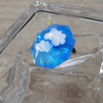 空を閉じ込めたブローチ