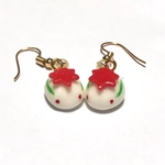 雪うさぎともみじのピアス