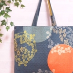 和柄の巾着付きトートバッグ　萩と満月　ブルーグリーン