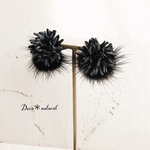 ブラックシロツメクサとミンクファーイヤリング＊