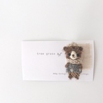 小さな くまさん ブローチ（冬支度）