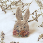 usagi刺繍ブローチ