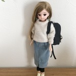 ブルーグレーのコーデュロイタイトスカート