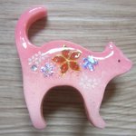 ◇94　🐈桜色　猫のブローチ
