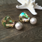 スワロフスキーシェルのパールキャッチピアス
