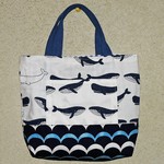 クジラ柄　バック　ポケット付き