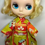 ブライス 着物 リカちゃん 着物 振袖 疋田椿からし色